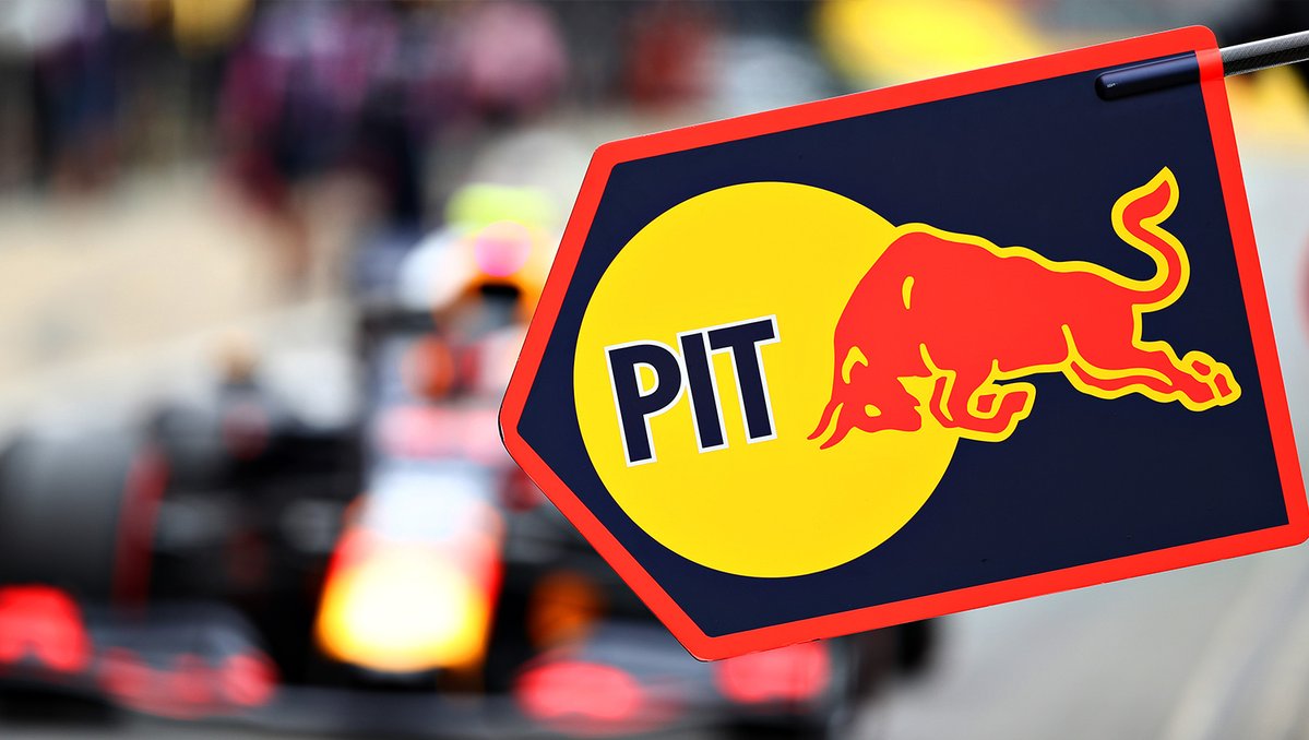 arrêt au stand red bull