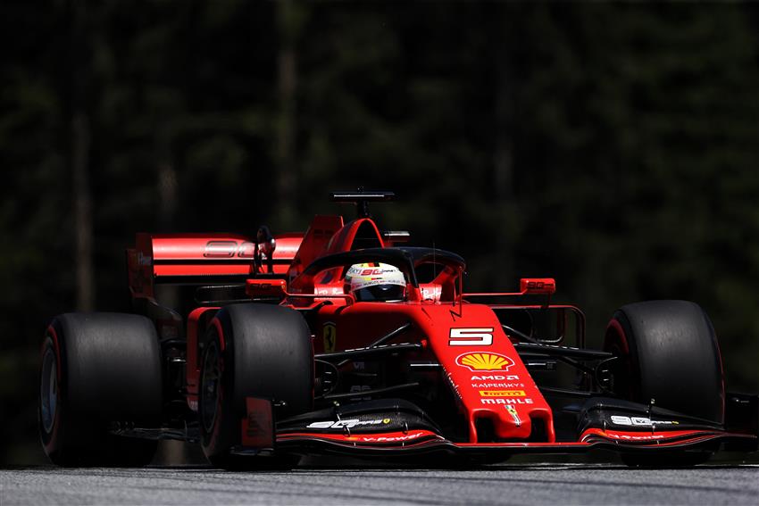 Le patron de Ferrari regrette que les équipes aient voté contre le retour des pneus 2018