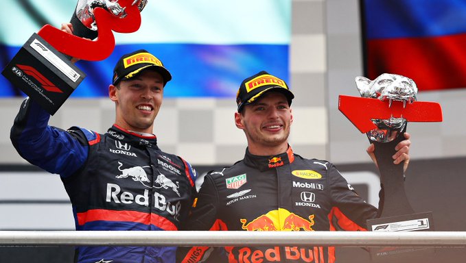 Christian Horner félicite Max Verstappen et Daniil Kvyat