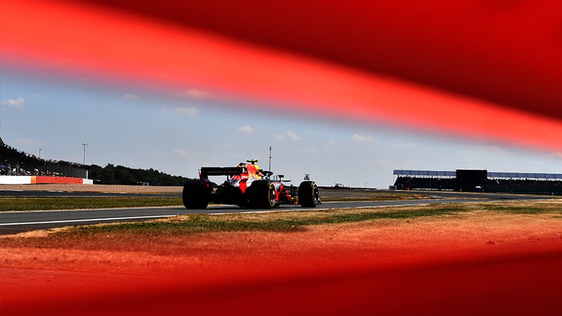 Pirelli écourte ses essais à Silverstone après un gros crash pour Buemi