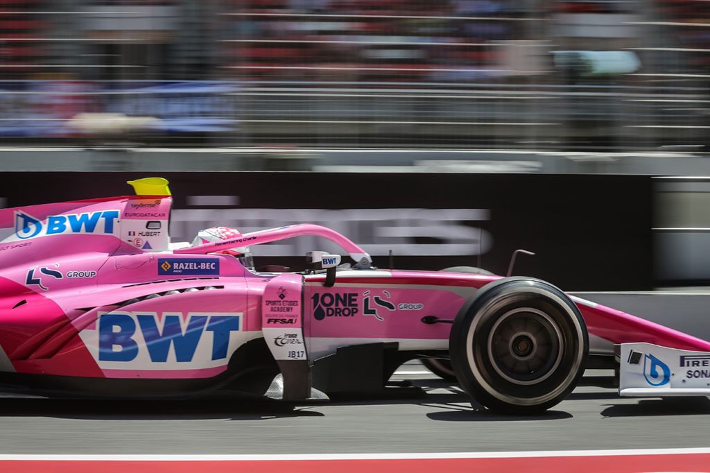 Le Français Anthoine Hubert impliqué dans un très gros crash en F2 à Spa