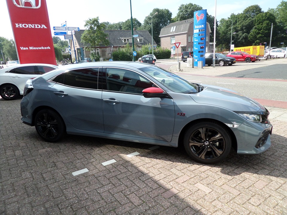 Honda lance une #33 Limited Edition de sa Civic en hommage à Verstappen