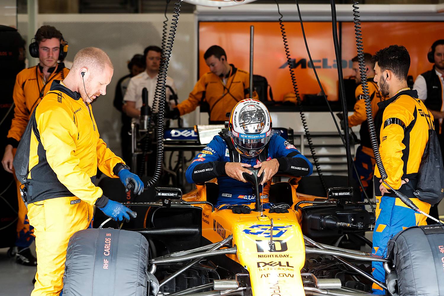 carlos sainz mclaren
