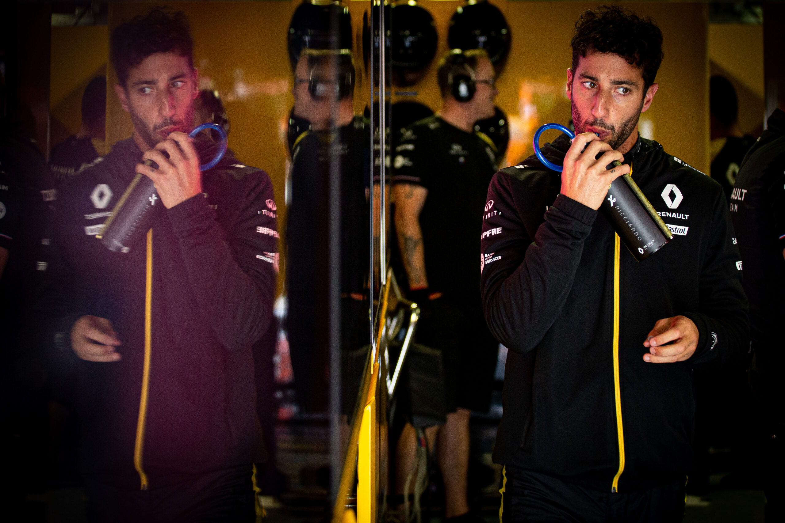 daniel ricciardo renault f1