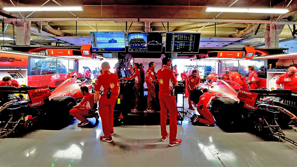 garage scuderia ferrari monza
