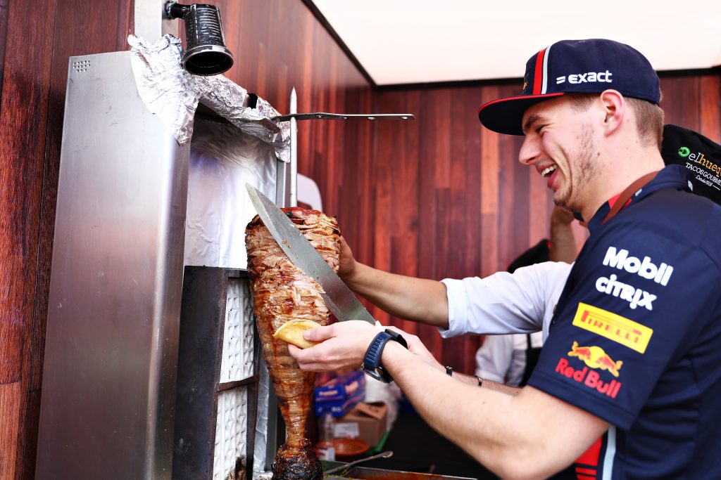 Max Verstappen contre l’idée d’une F1 100% électrique : « J’aime le carburant »