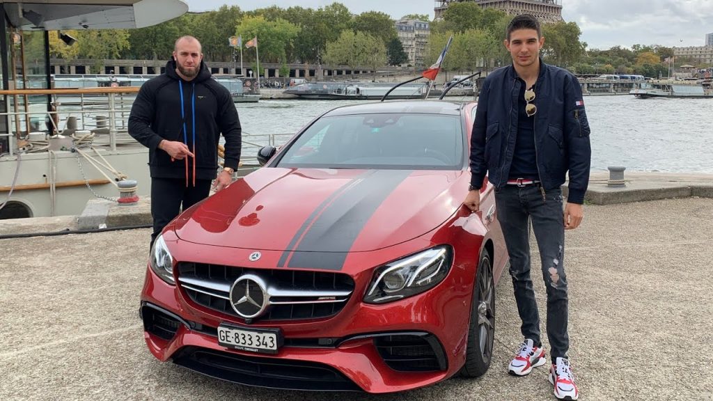 Esteban Ocon présente sa nouvelle Mercedes à GMK