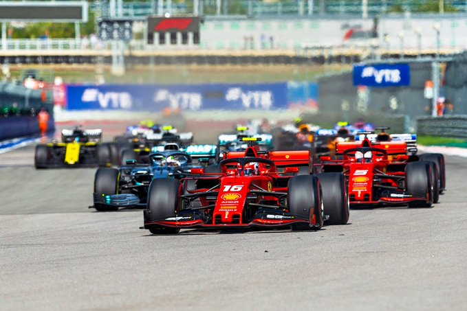 ferrari au départ du GP de Russie