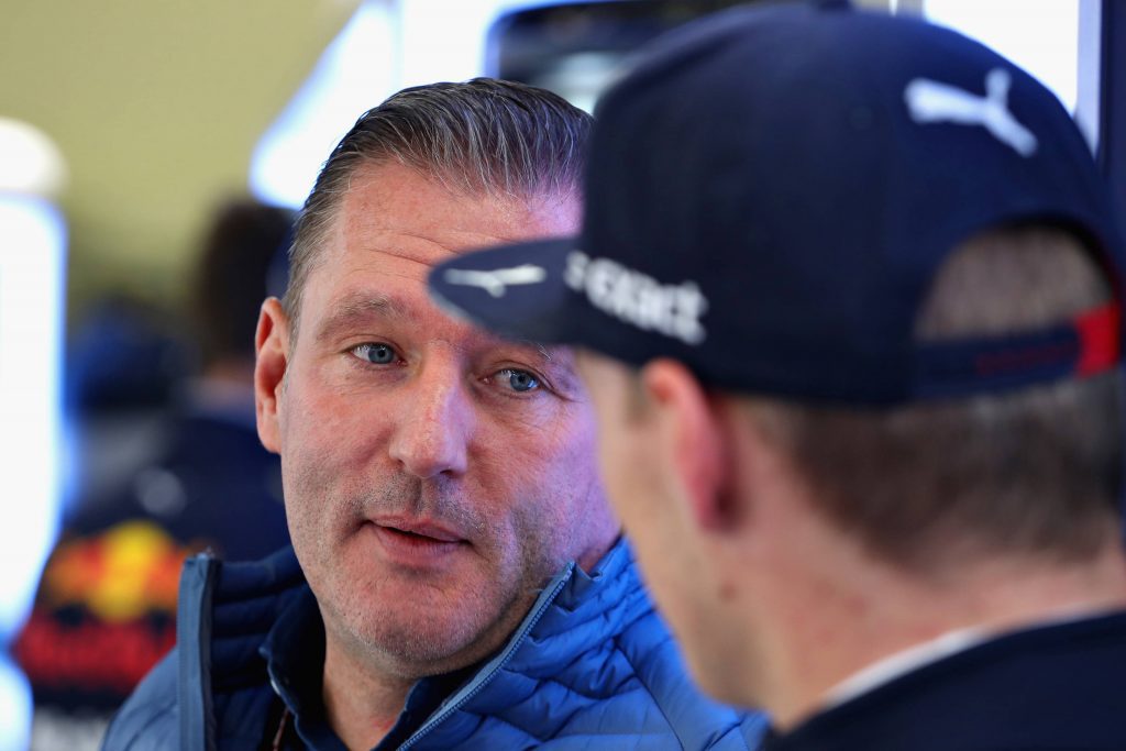 Jos Verstappen : « On ne peut pas dire que Ferrari triche, mais… »