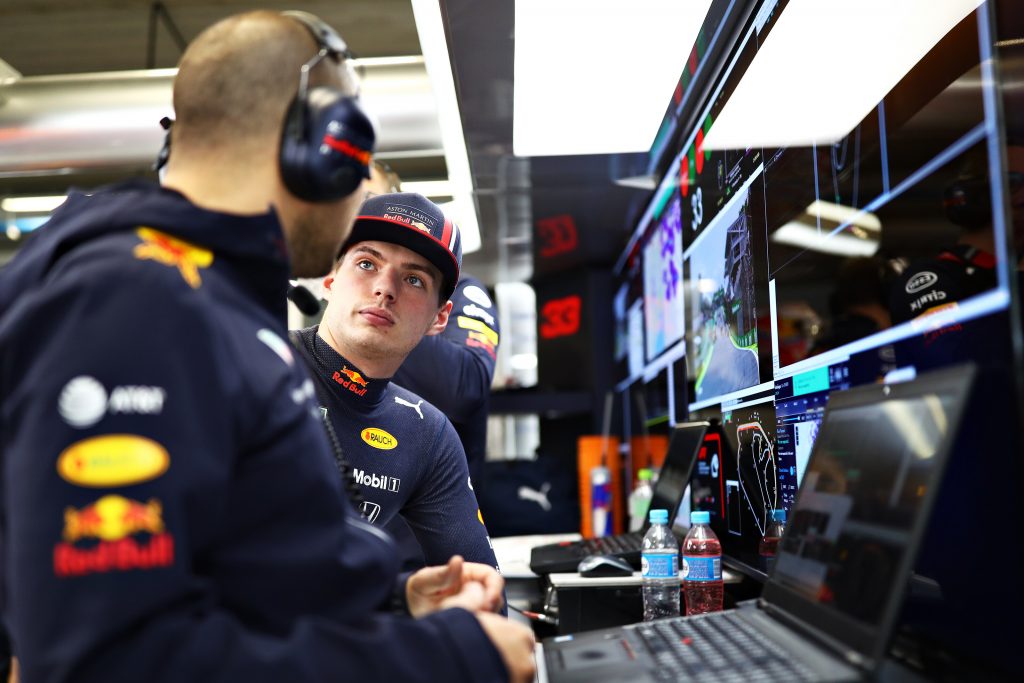 Mika Häkkinen impressionné par la maturité de Max Verstappen