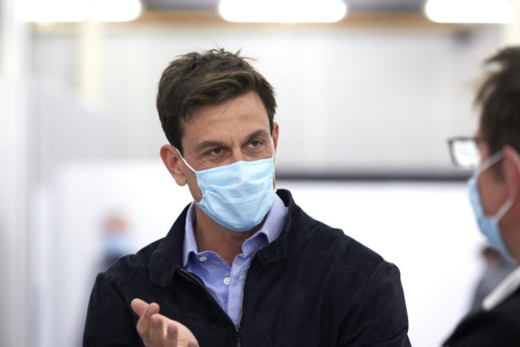 Toto Wolff espère au moins 12 courses en F1 en 2020