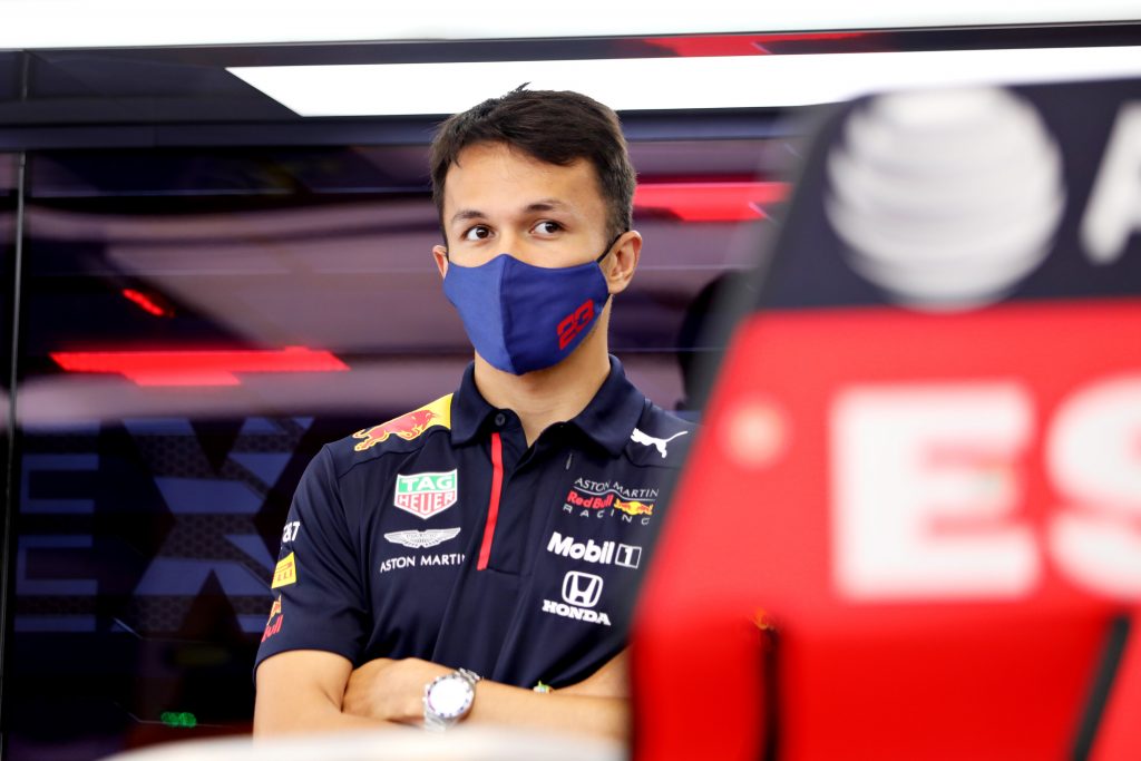 Plus lent que son coéquipier, Alex Albon ne veut pas encore paniquer