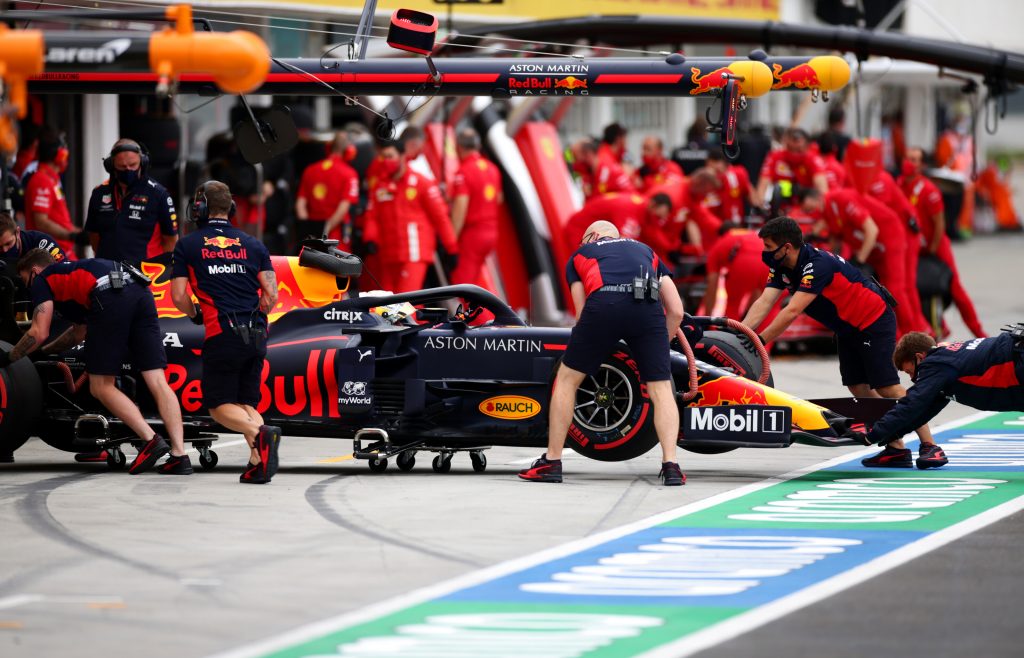 Red Bull a utilisé son premier joker en brisant le couvre-feu ce vendredi soir à Budapest