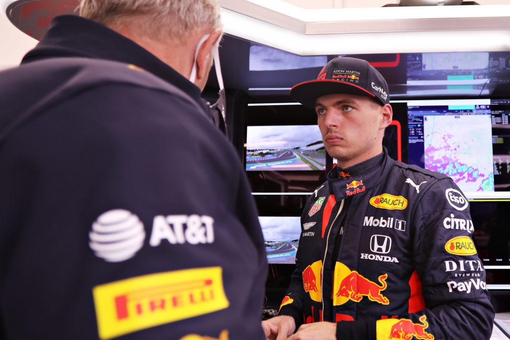 Verstappen n’a pas apprécié la remarque de George Russell au sujet de son équipe