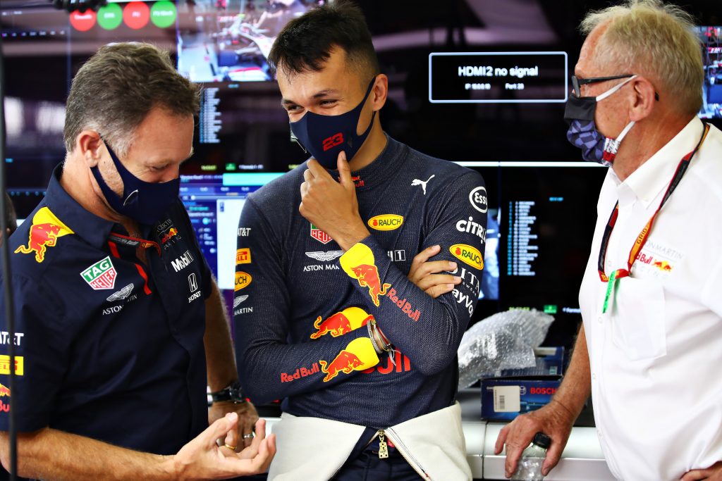 Albon termine dans le rail mais est satisfait de sa monoplace