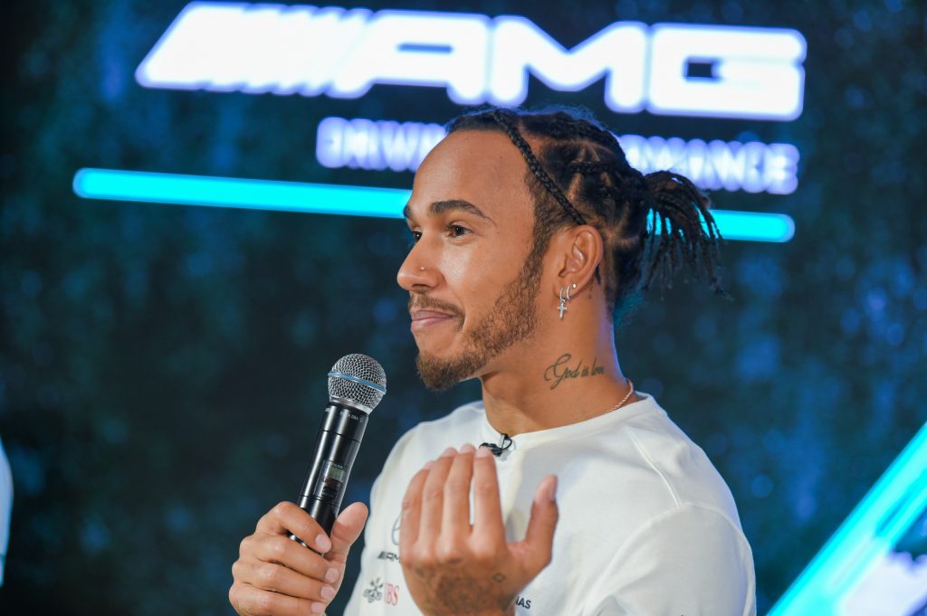 Un appel de Lewis Hamilton à l’origine de la livrée Noire de la Mercedes
