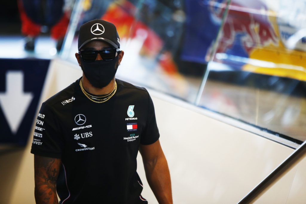 Lewis Hamilton répond à ses détracteurs qui le disent « déconcentré »