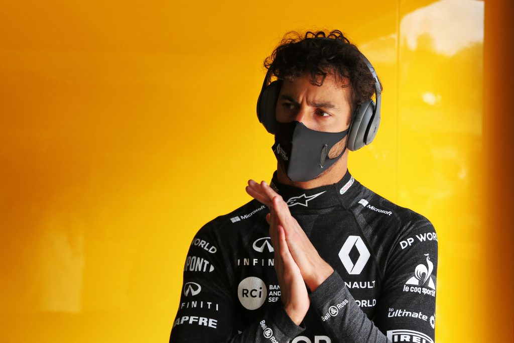 Ricciardo pense qu’il aurait dû bloquer Lance Stroll en fin de course