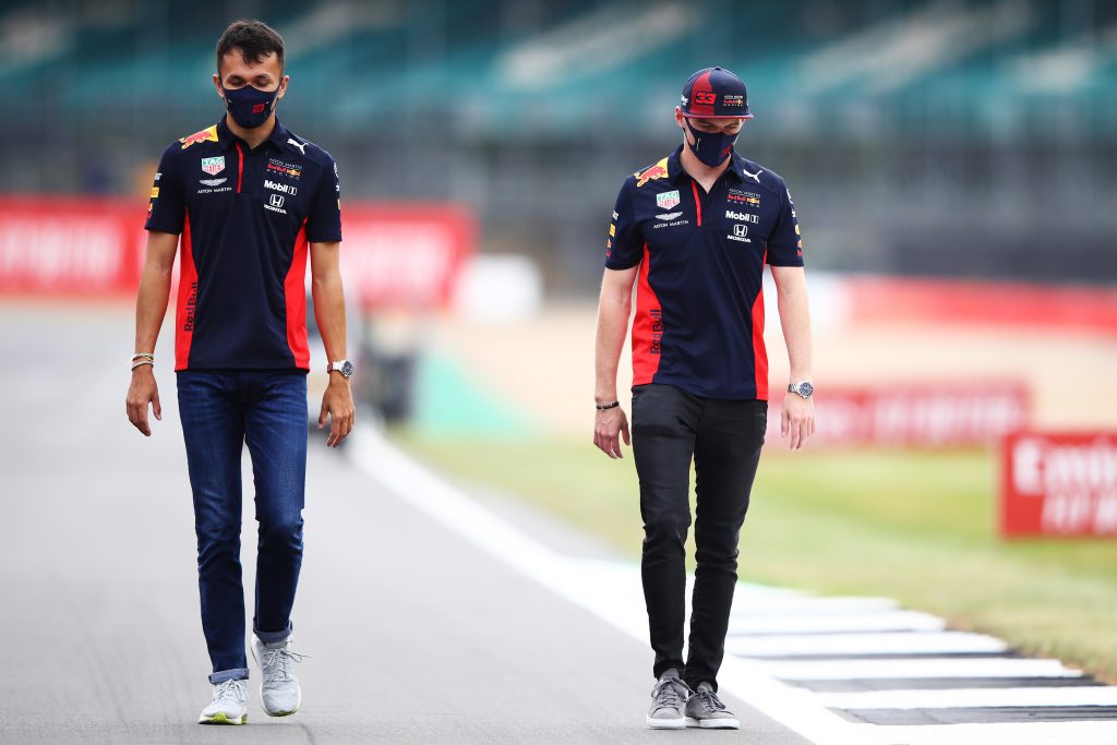 Verstappen n’est pas frustré de l’avance de Mercedes : « Beaucoup aimeraient être dans ma voiture »