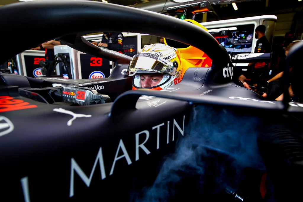 Max Verstappen, seul pilote du top dix à prendre le départ avec des pneus Durs