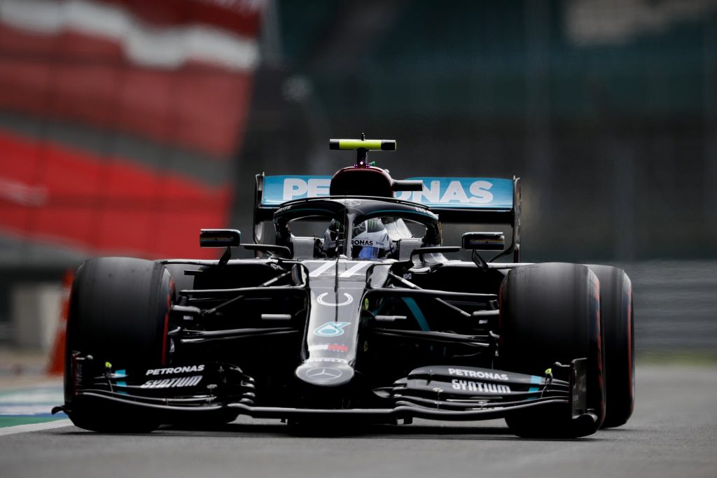 Valtteri Bottas en pole position sur la grille de départ à Silverstone