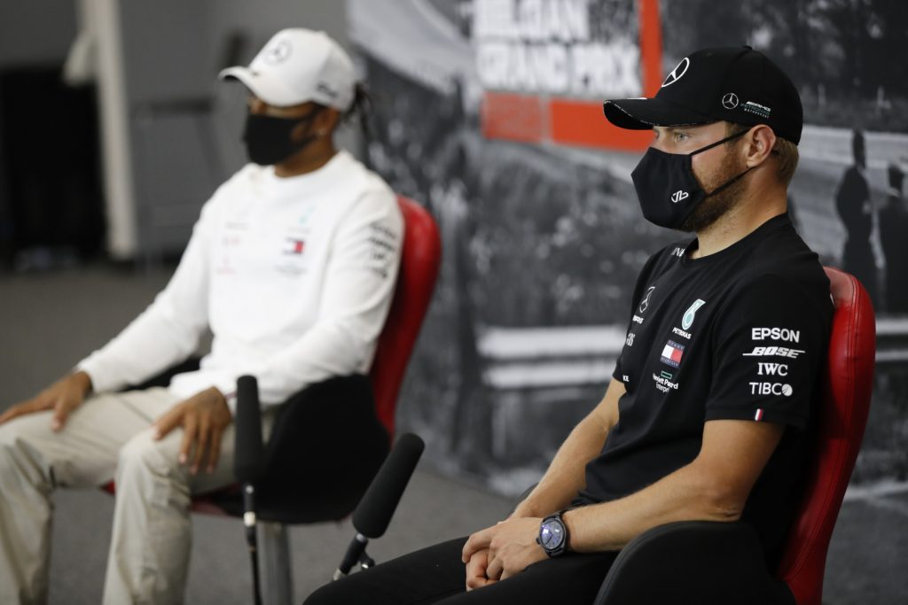 Après le coup de chaud de Bottas en Espagne, Mercedes n’a pas modifié ses combinaisons noires