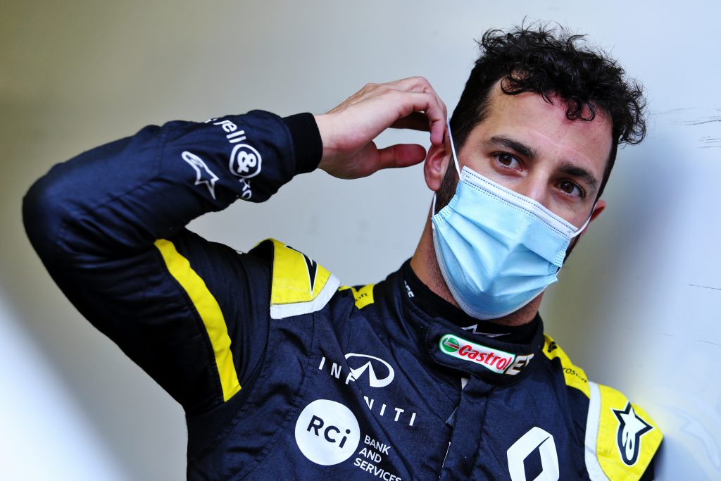 Ricciardo espère faire tatouer son patron avant le GP de Bahreïn