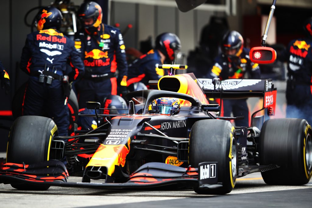 Red Bull atomise la concurrence au classement des arrêts au stand