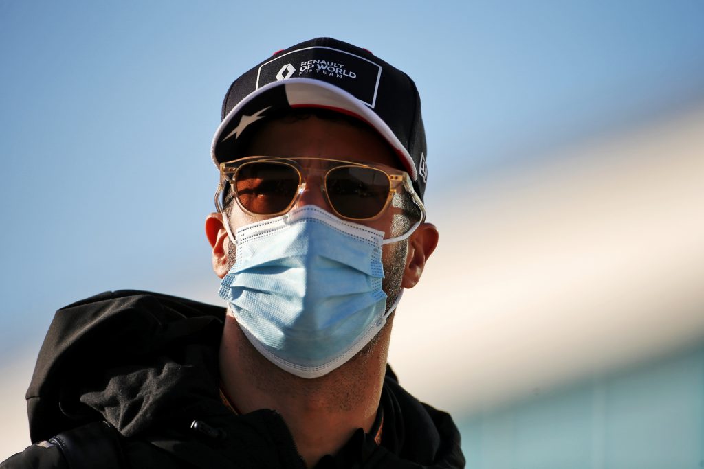 Ricciardo a limité les dégâts pour Renault F1 à Portimao