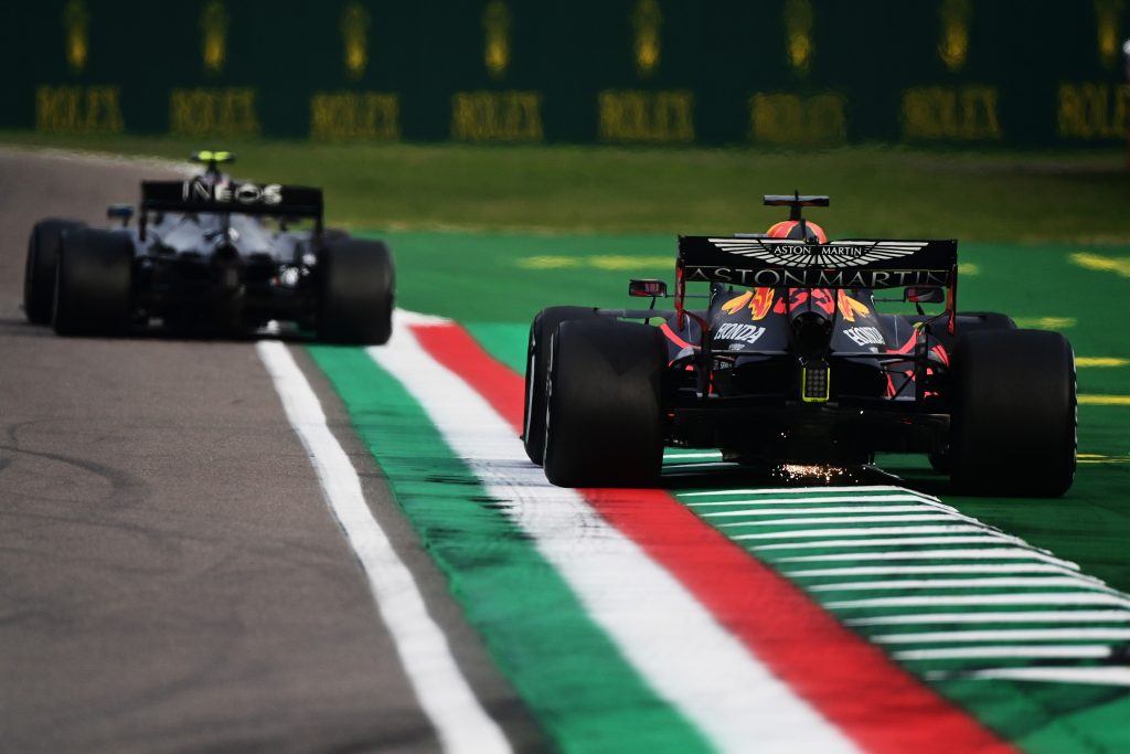 Pirelli confirme les causes de la crevaison de Verstappen à Imola