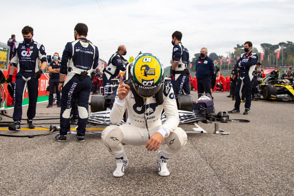 Pierre Gasly fait don de son casque hommage à la fondation Ayrton Senna