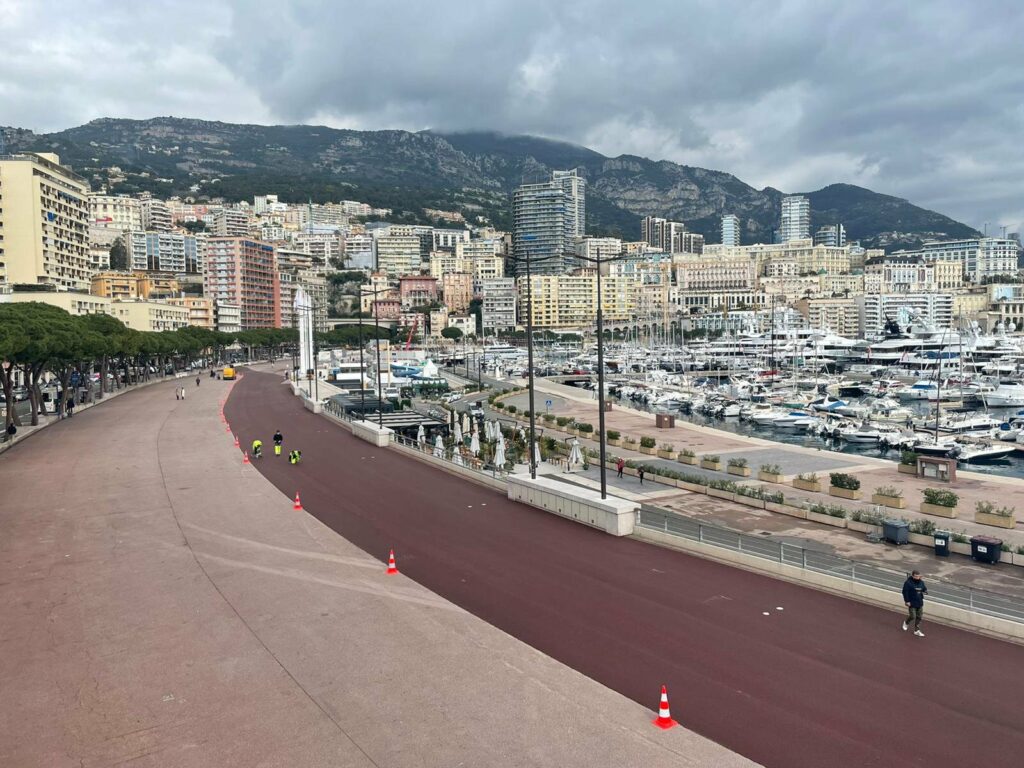 La voie des stands du circuit de Monaco fait peau neuve