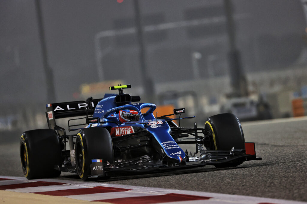 Alpine explique la forme disgracieuse de son capot moteur