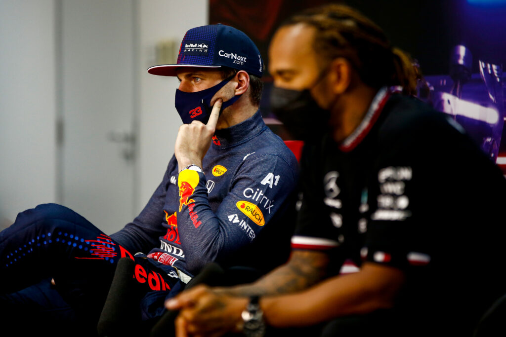 Villeneuve se demande si Verstappen pourra résister à la pression en 2021