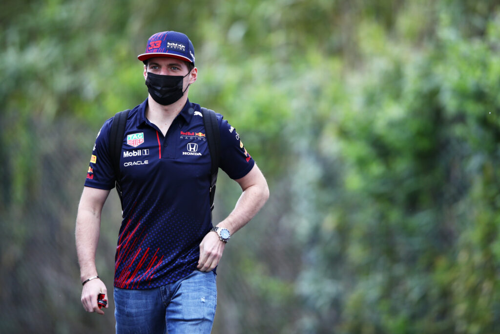 Verstappen va évoquer les limites de piste au briefing des pilotes ce vendredi