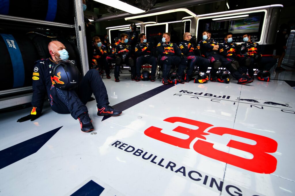 La F1 confirme deux cas positifs au Covid-19 à Imola