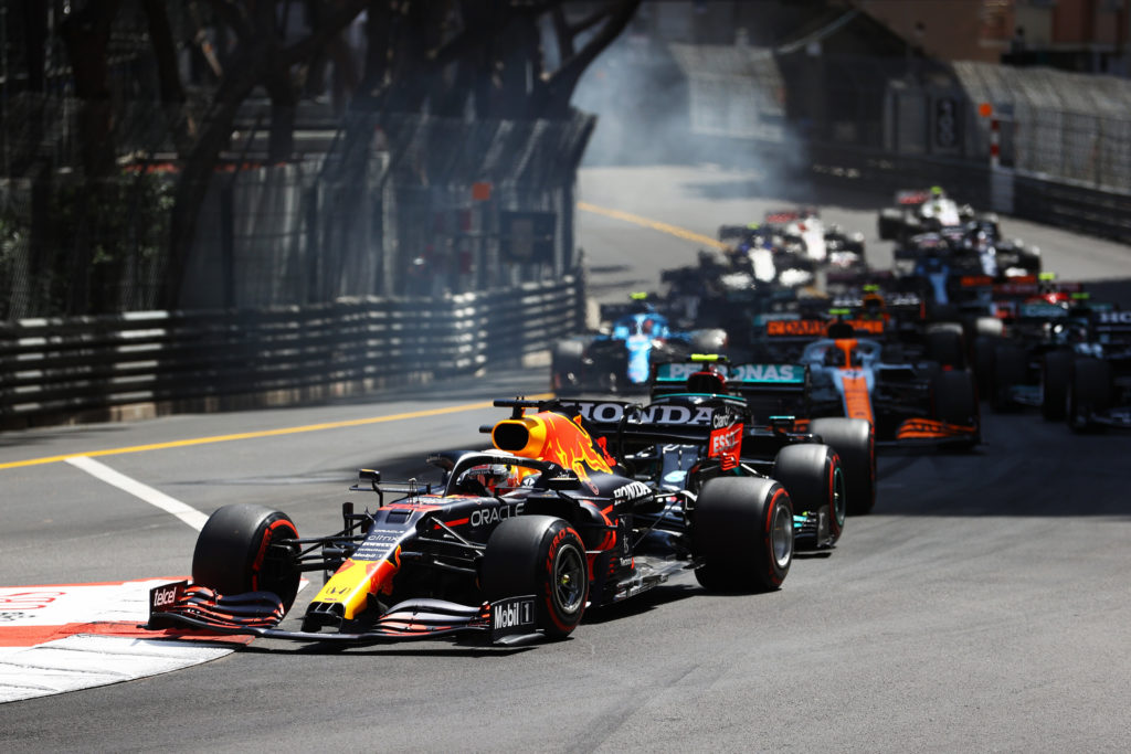 Verstappen en tête du championnat après sa victoire à Monaco