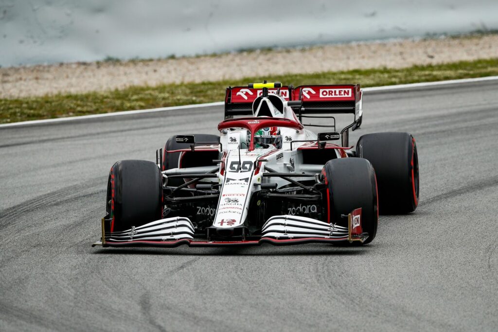 Une valve endommagée à l’origine du pneu dégonflé chez Alfa Romeo en Espagne