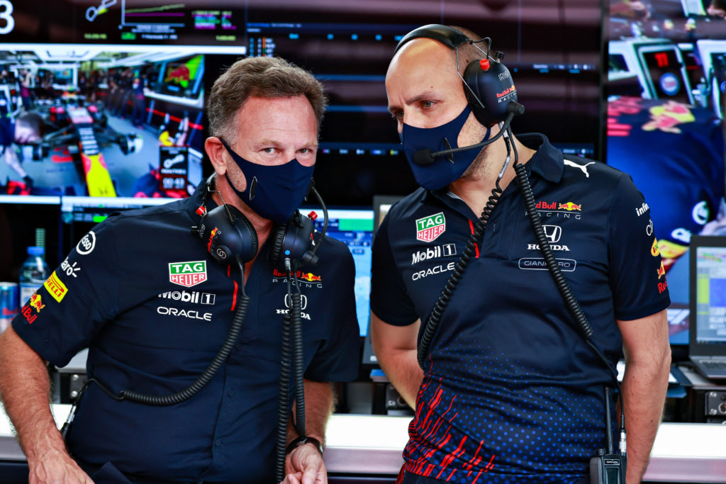 Ailerons flexibles : Le ton monte entre Red Bull et Mercedes