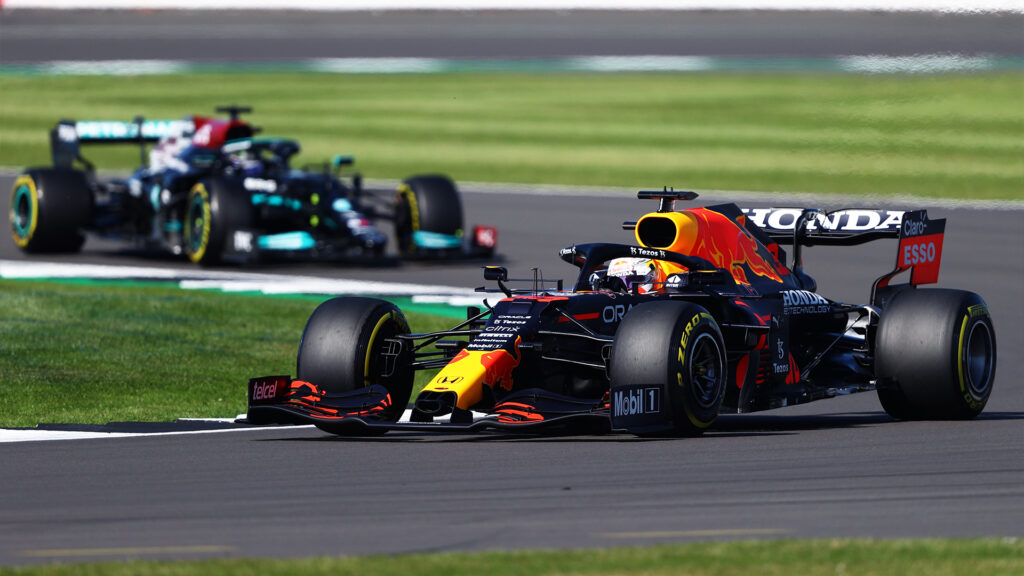 Max Verstappen en pole position au GP de Grande-Bretagne