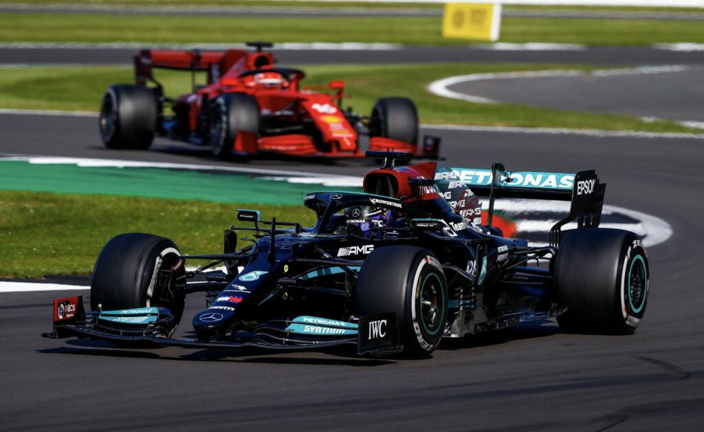 Lewis Hamilton ciblé par des insultes racistes