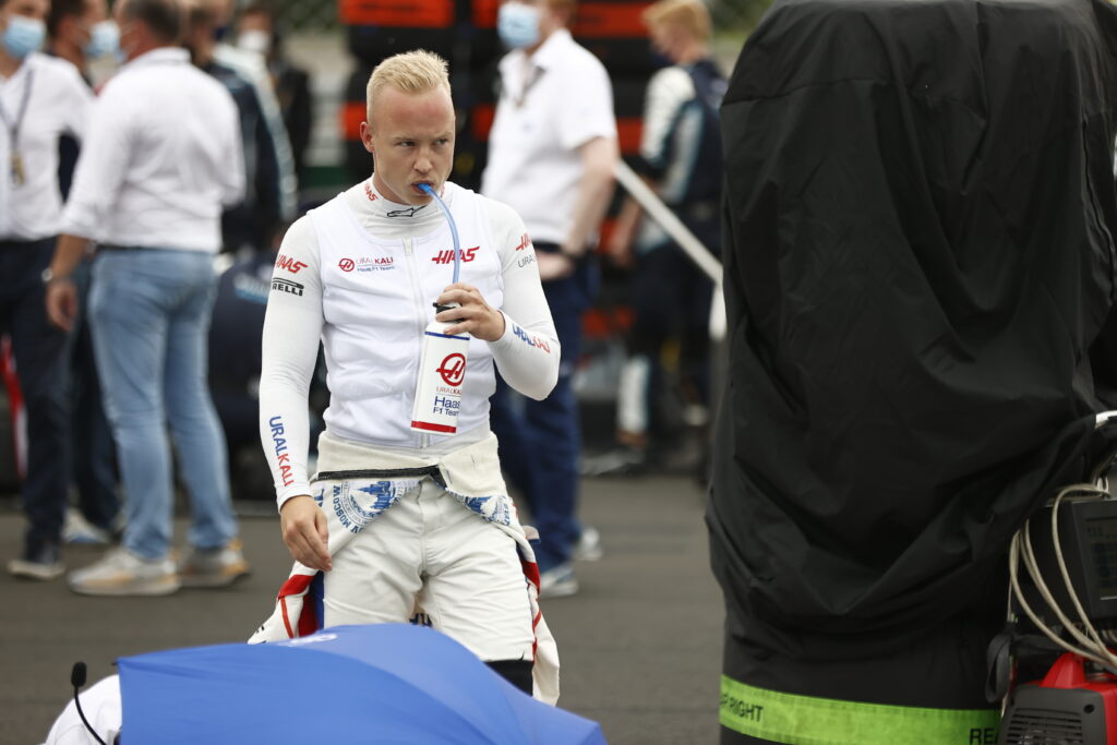 Mazepin en veut à Raikkonen de l’avoir percuté à Budapest