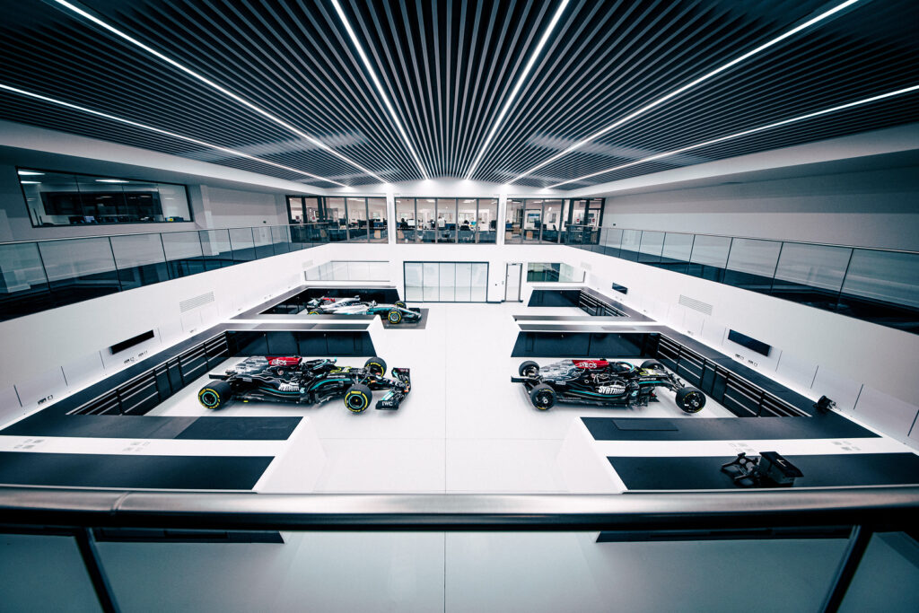 Mercedes nous fait visiter son usine de Brackley