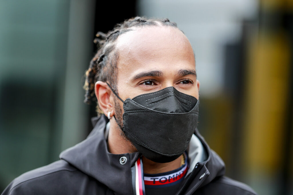 Hamilton estime que l’arrivée de Russell chez Mercedes fera du bien à l’équipe