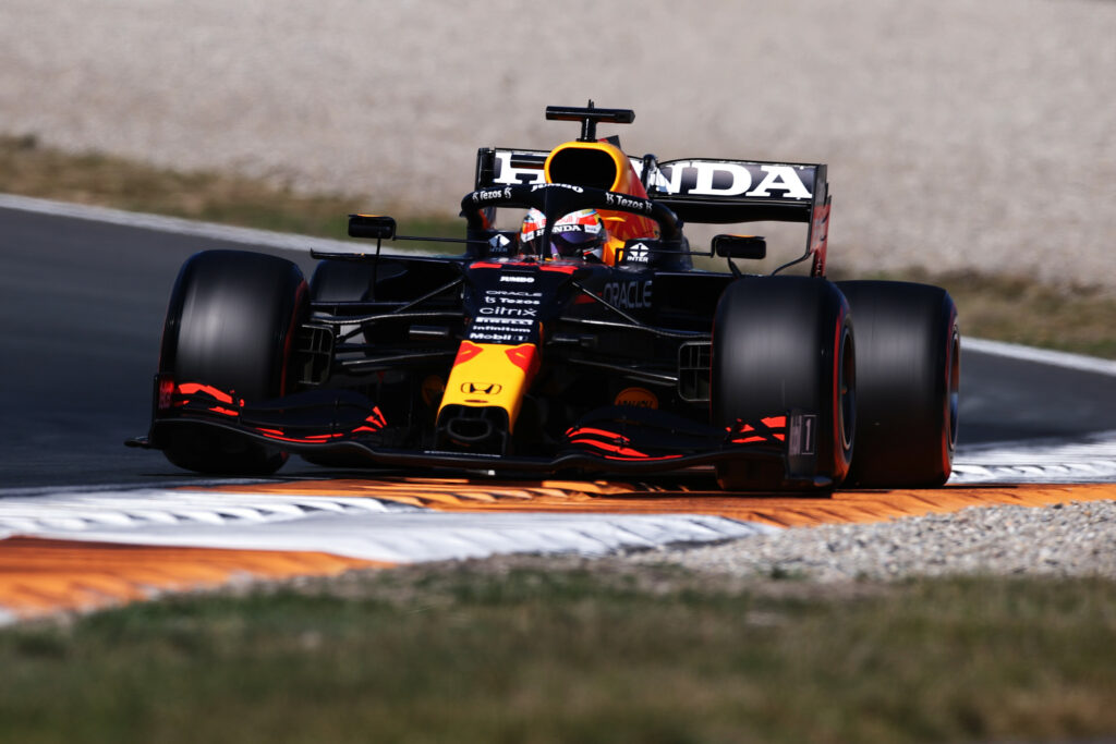 Max Verstappen décroche la pole position à Zandvoort