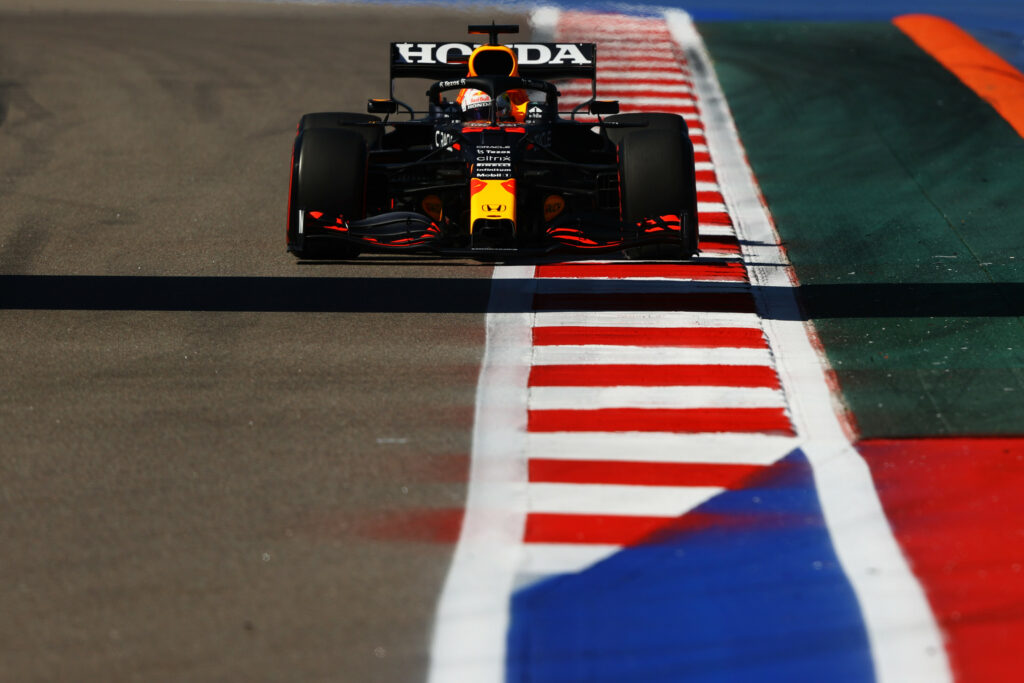 Verstappen s’attend à une remontée plus difficile qu’en 2018 à Sotchi