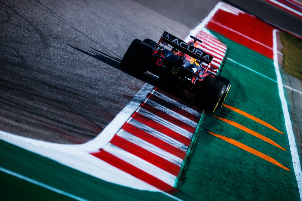 La FIA retire les bordures à la sortie du virage 1 à Austin