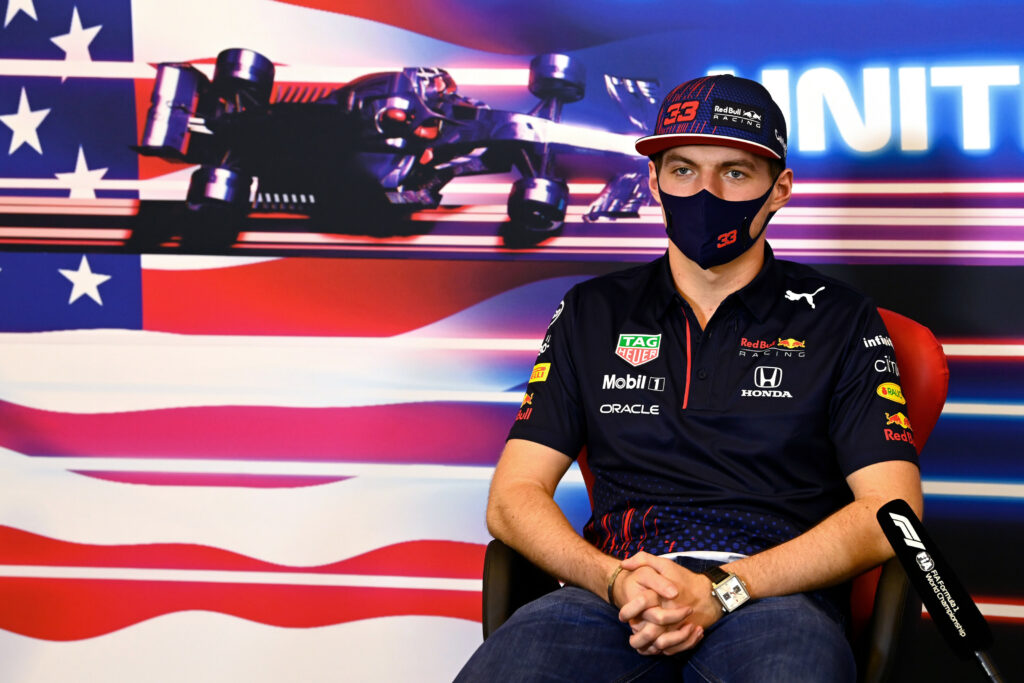 Le rythme des Mercedes en ligne droite n’inquiète pas Verstappen