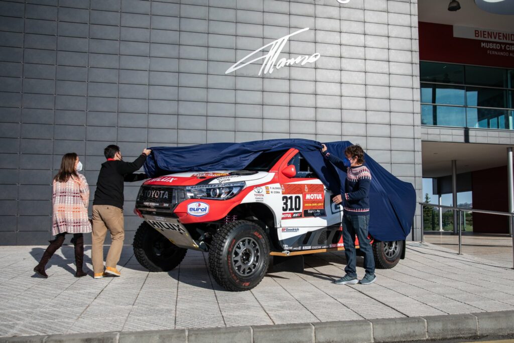 Fernando Alonso a reçu son Toyota Hilux Dakar