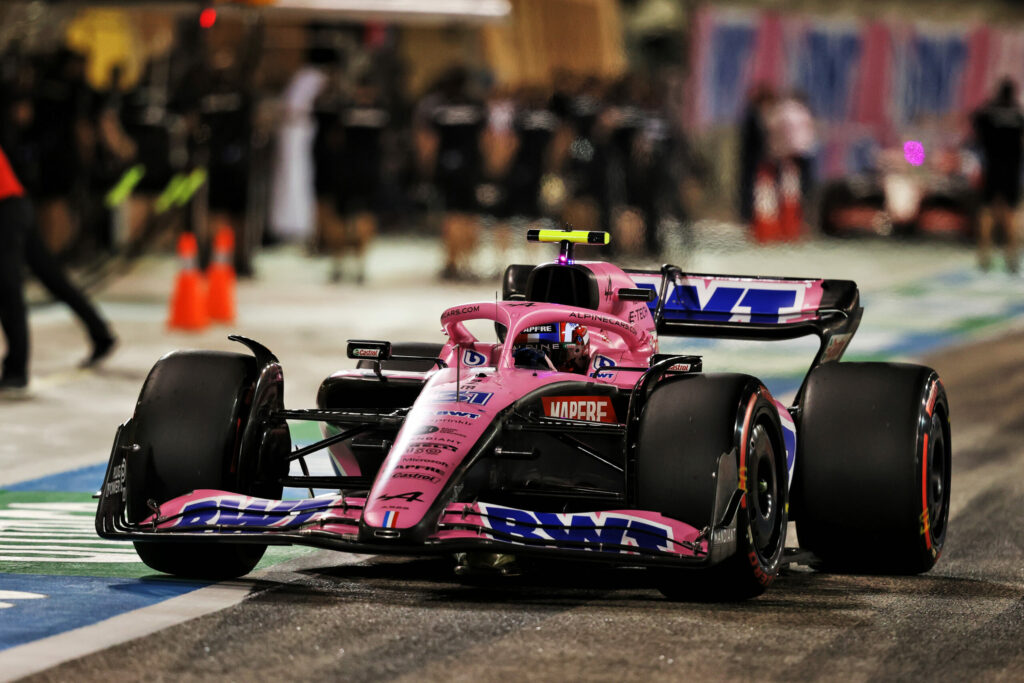 Ocon avec les pontons évolués sur l’Alpine à Djeddah